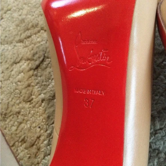CHRISTIAN LOUBOUTIN Nude Pumps - Picture 8 of 11